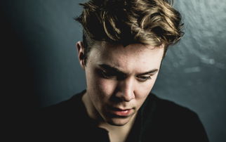 如何锻炼瘦脸男生肌肉