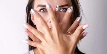 人被工具化的素材相关长尾关键词有哪些