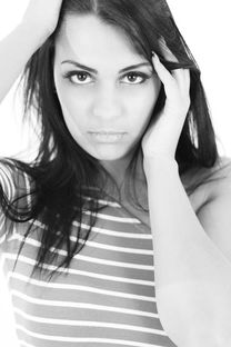 如何瘦脸男生按摩脸部