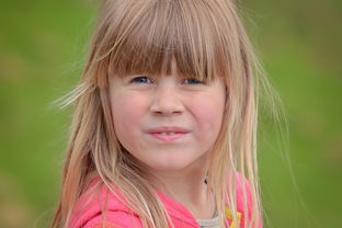 如何让宝宝的头发长得更黑更浓密